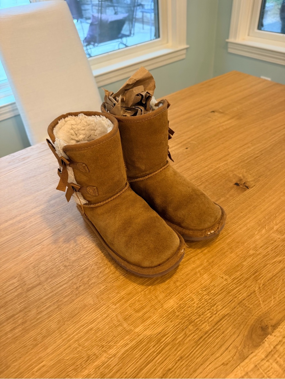 UGG Kids Chestnut Brown Shearling-Lined Boots size 3